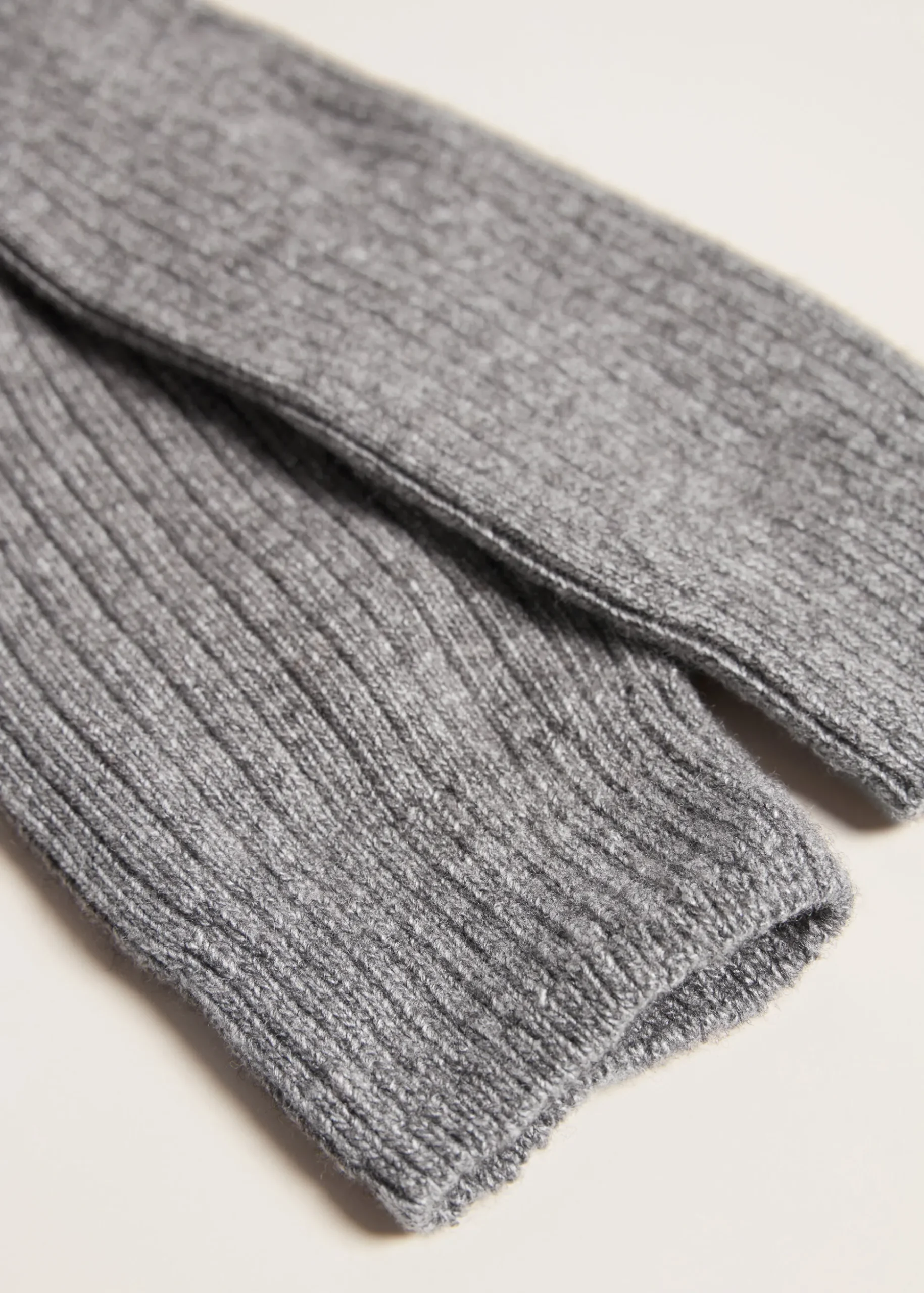 Chaussettes Hautes Cotelees Avec Laine Et Cachemire