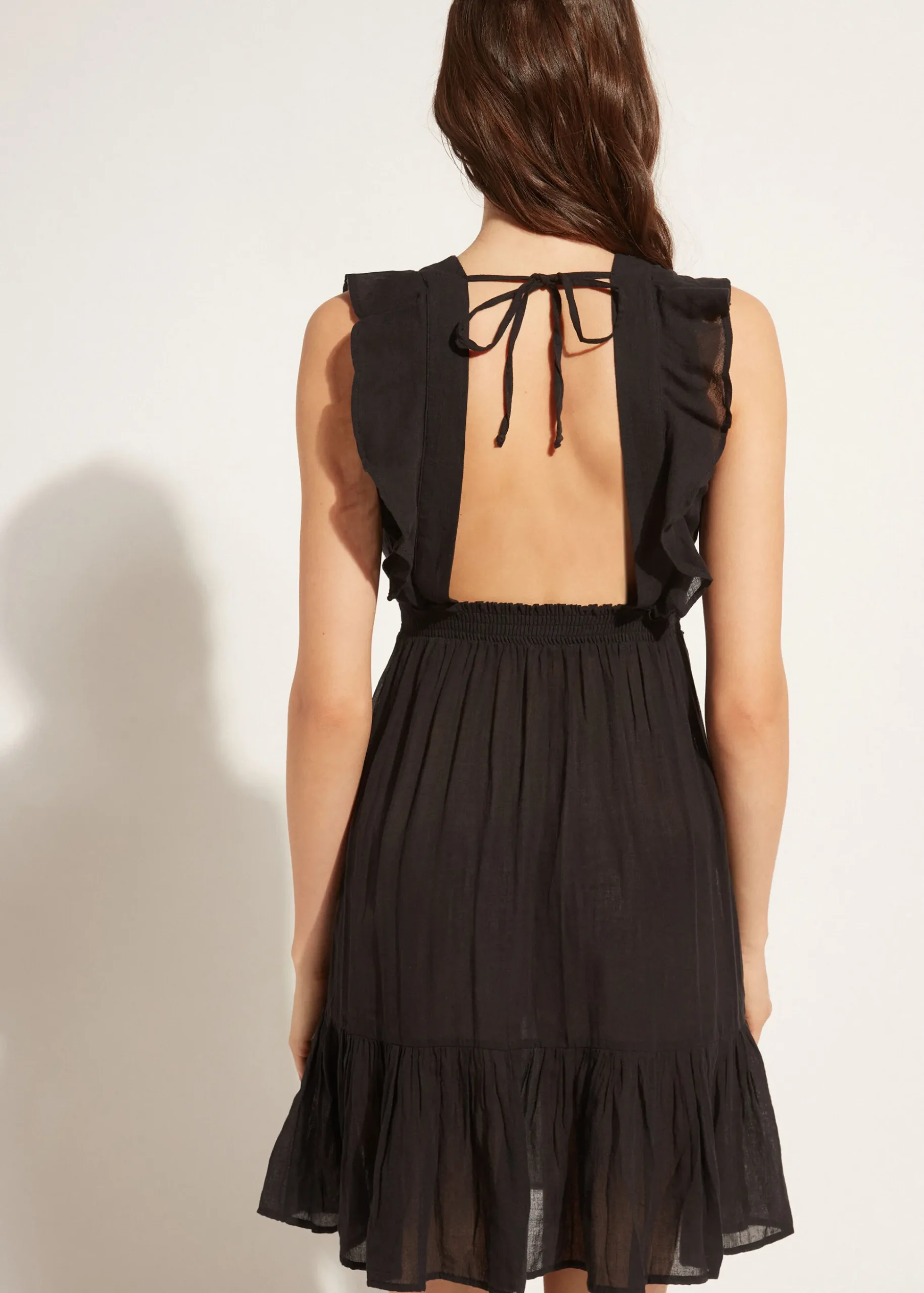 Robe Courte Avec Volant Et Passementerie