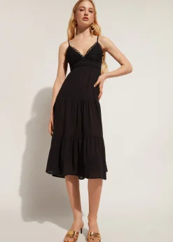 Robe Mi-Longue En Dentelle Macrame Et Jupe Volantee